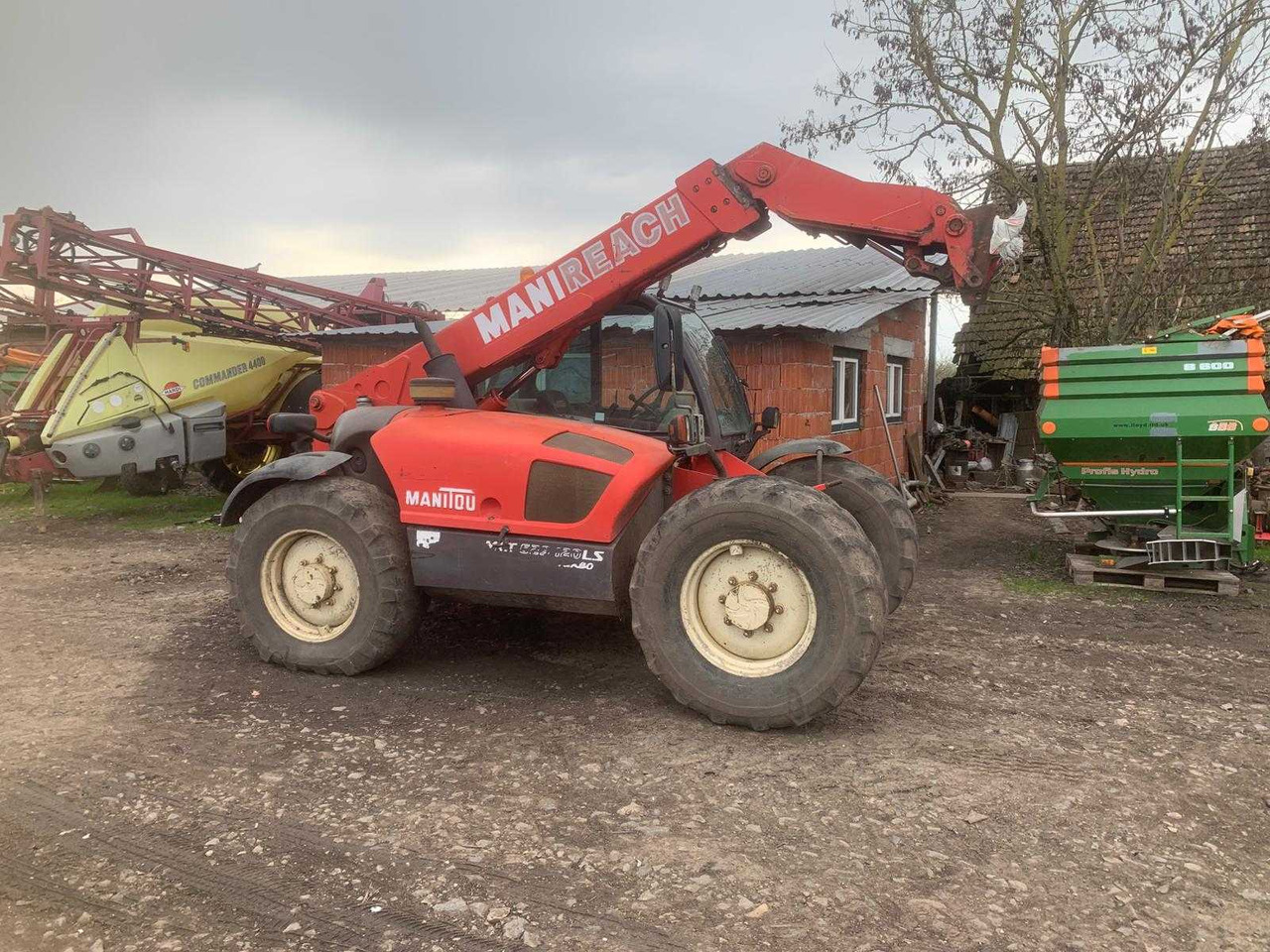 MANITOU - Máy chất hàng trước cho máy cày: hình 2 MANITOU - Máy chất hàng trước cho máy cày: hình 2