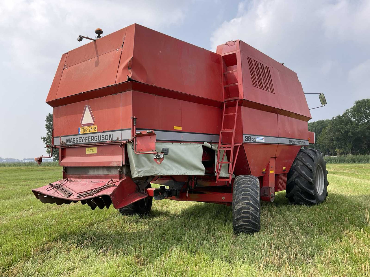Massey Ferguson 38 RS - Máy gặt đập: hình 3 Massey Ferguson 38 RS - Máy gặt đập: hình 3
