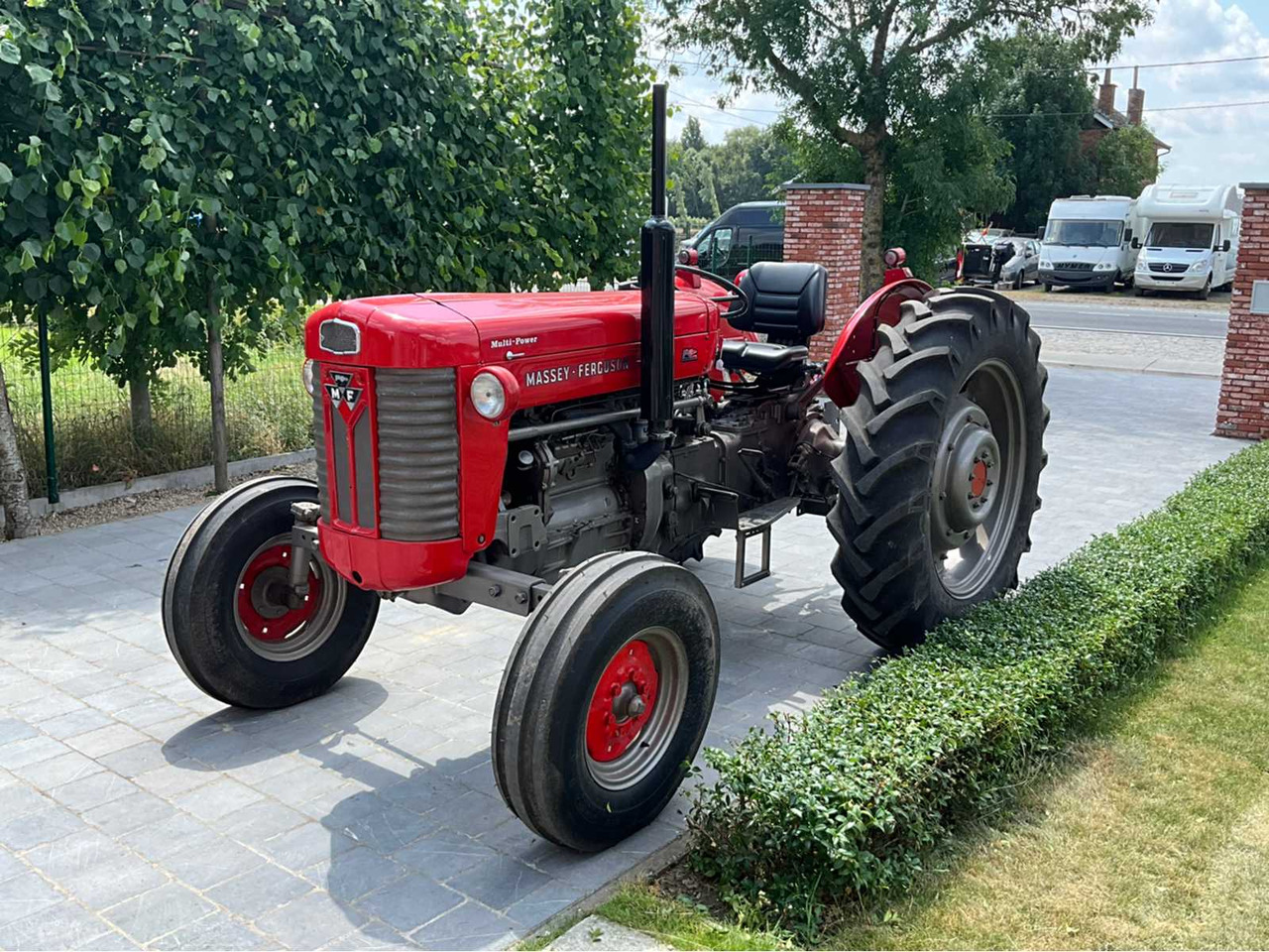 Massey Ferguson - Máy cày: hình 1 Massey Ferguson - Máy cày: hình 1