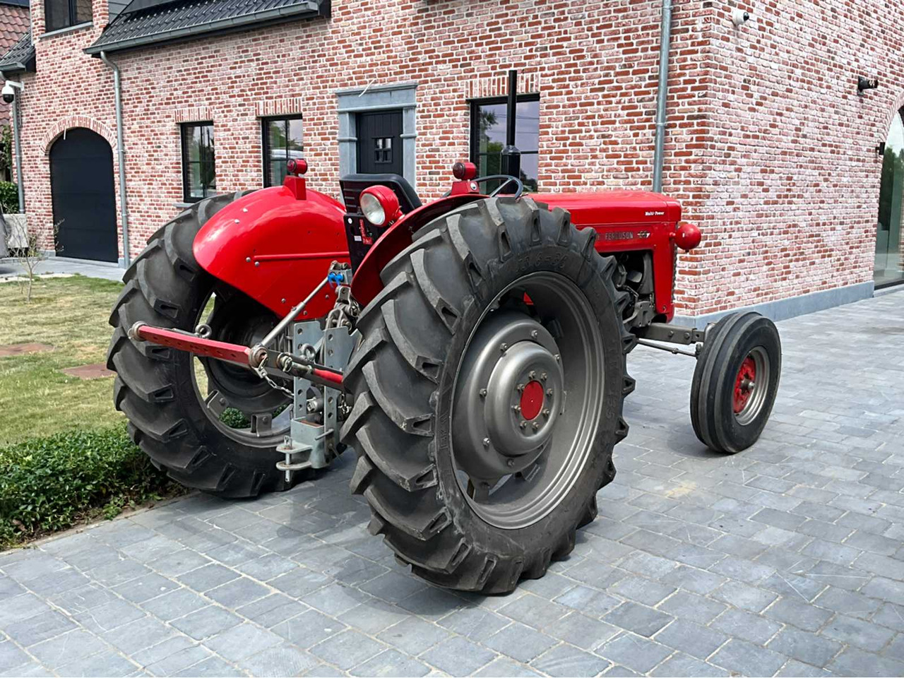 Massey Ferguson - Máy cày: hình 5 Massey Ferguson - Máy cày: hình 5