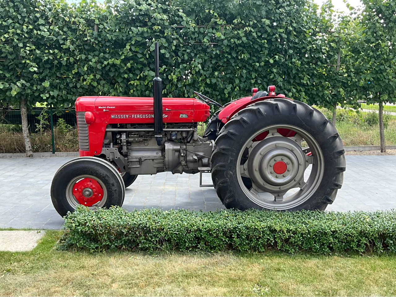 Massey Ferguson - Máy cày: hình 2 Massey Ferguson - Máy cày: hình 2
