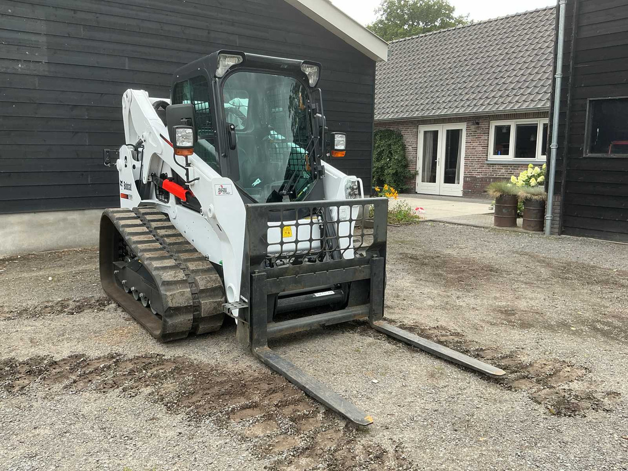 Bobcat T650 - Máy móc nông nghiệp: hình 2 Bobcat T650 - Máy móc nông nghiệp: hình 2