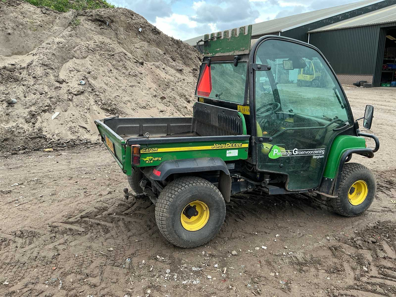 John Deere Gator 855D XUV 4X4 - Máy móc nông nghiệp: hình 5 John Deere Gator 855D XUV 4X4 - Máy móc nông nghiệp: hình 5
