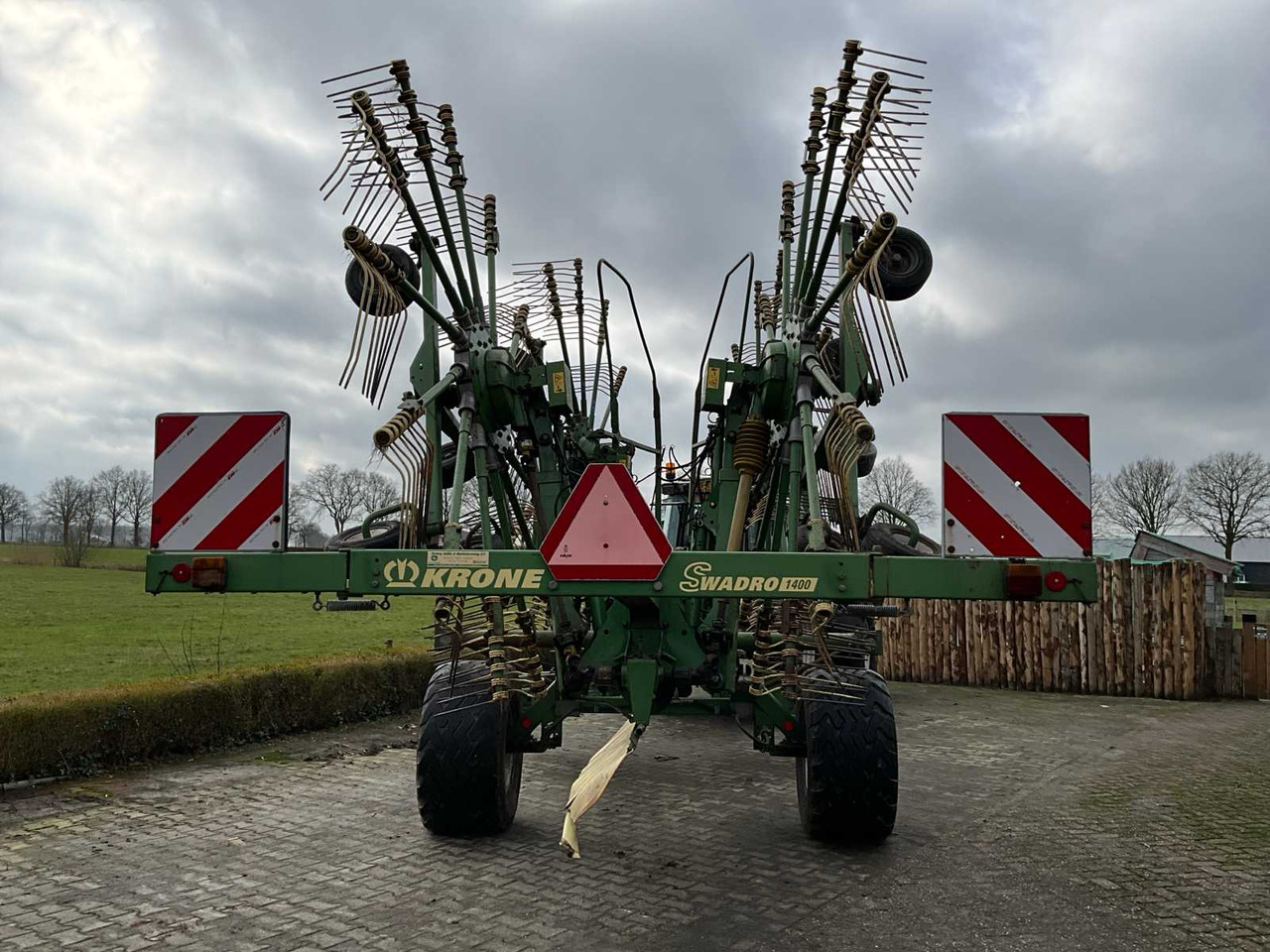 Krone Swadro 1400 - Máy móc nông nghiệp: hình 4 Krone Swadro 1400 - Máy móc nông nghiệp: hình 4