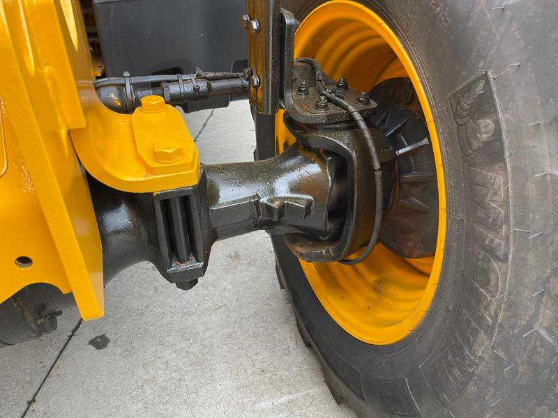 Máy móc xây dựng JCB 531-70: hình 20