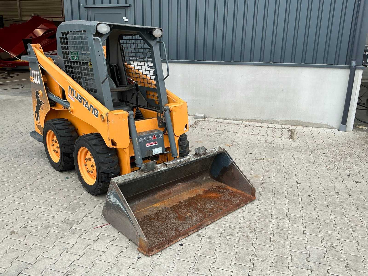Mustang 2014 MUSTANG 2026 SKID STEER LOADER - Máy xúc lật đa năng: hình 4 Mustang 2014 MUSTANG 2026 SKID STEER LOADER - Máy xúc lật đa năng: hình 4