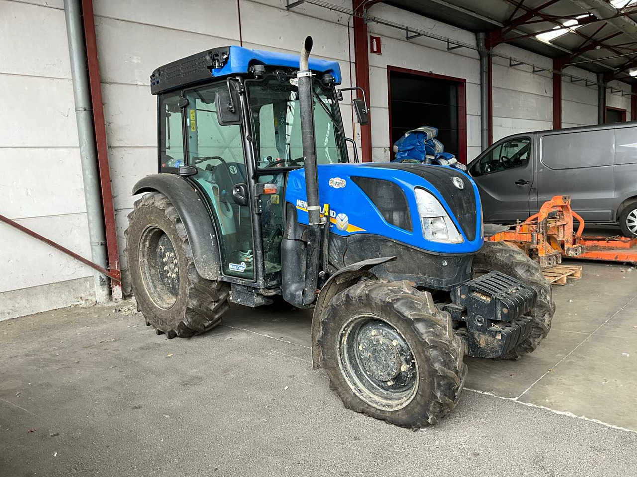 NEW HOLLAND T4.100F CAB - Máy cày: hình 3 NEW HOLLAND T4.100F CAB - Máy cày: hình 3
