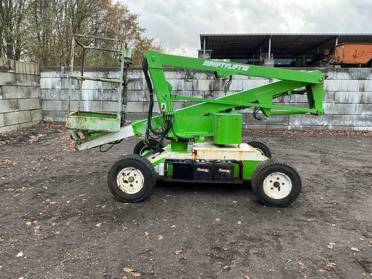 NIFTYLIFT AERIAL PLATFORM DEFECTIVE - Nền bục trên không: hình 2 NIFTYLIFT AERIAL PLATFORM DEFECTIVE - Nền bục trên không: hình 2