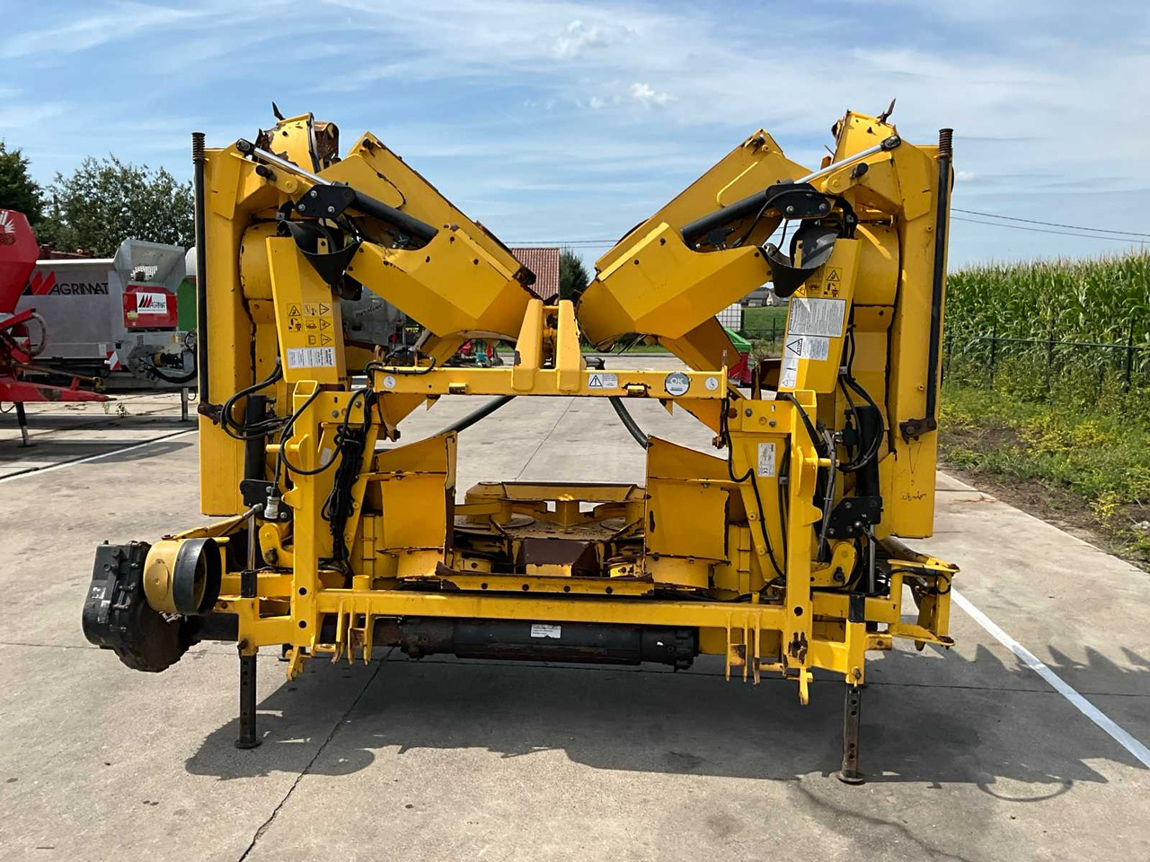 New Holland 750SFIE - Máy gặt đập thức ăn gia súc: hình 5 New Holland 750SFIE - Máy gặt đập thức ăn gia súc: hình 5