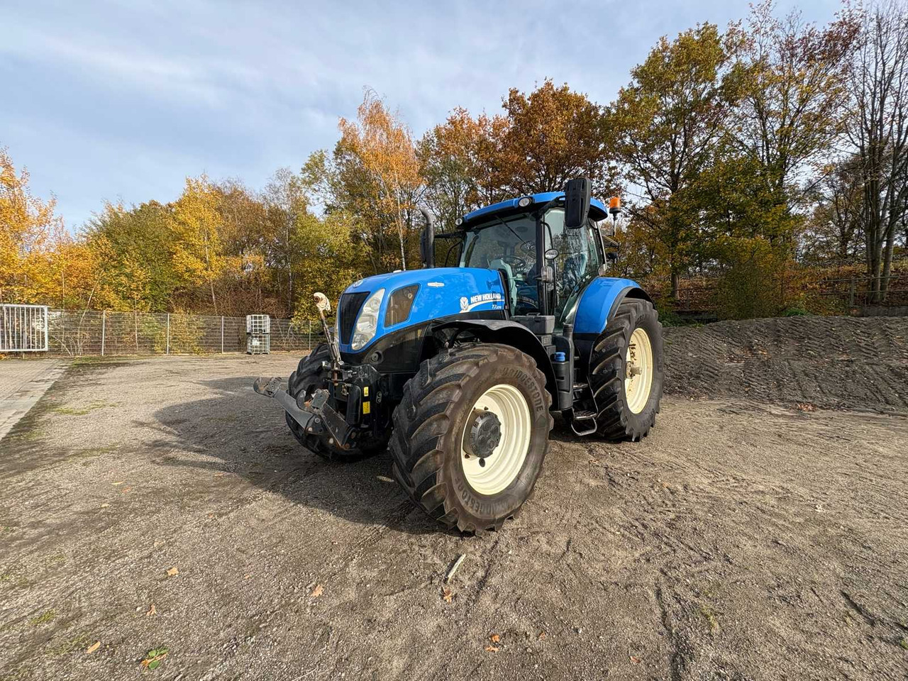 New Holland NEW HOLLAND T7.260 AGRICULTURAL TRACTOR WITH ALL-WHEEL DRIVE - Máy cày: hình 1 New Holland NEW HOLLAND T7.260 AGRICULTURAL TRACTOR WITH ALL-WHEEL DRIVE - Máy cày: hình 1