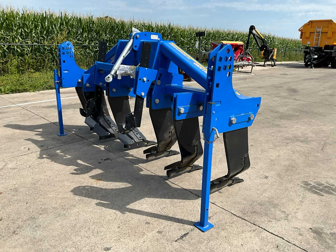 New Holland SU Paragrubber 300 - Máy cày sâu: hình 4 New Holland SU Paragrubber 300 - Máy cày sâu: hình 4