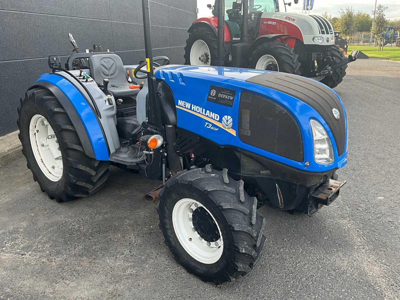 New Holland T3.60F - Máy cày mini: hình 3 New Holland T3.60F - Máy cày mini: hình 3