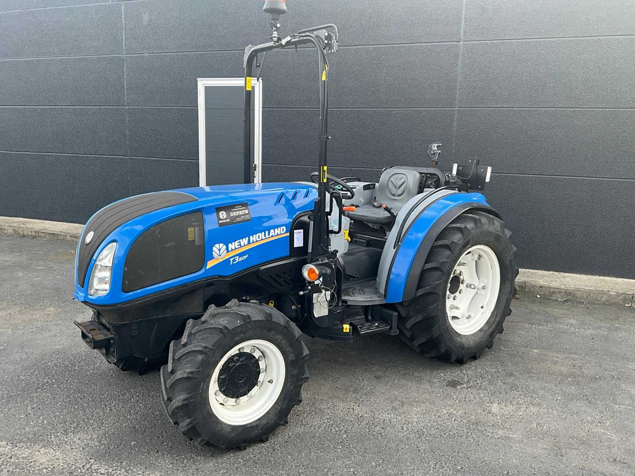 New Holland T3.60F - Máy cày mini: hình 1 New Holland T3.60F - Máy cày mini: hình 1
