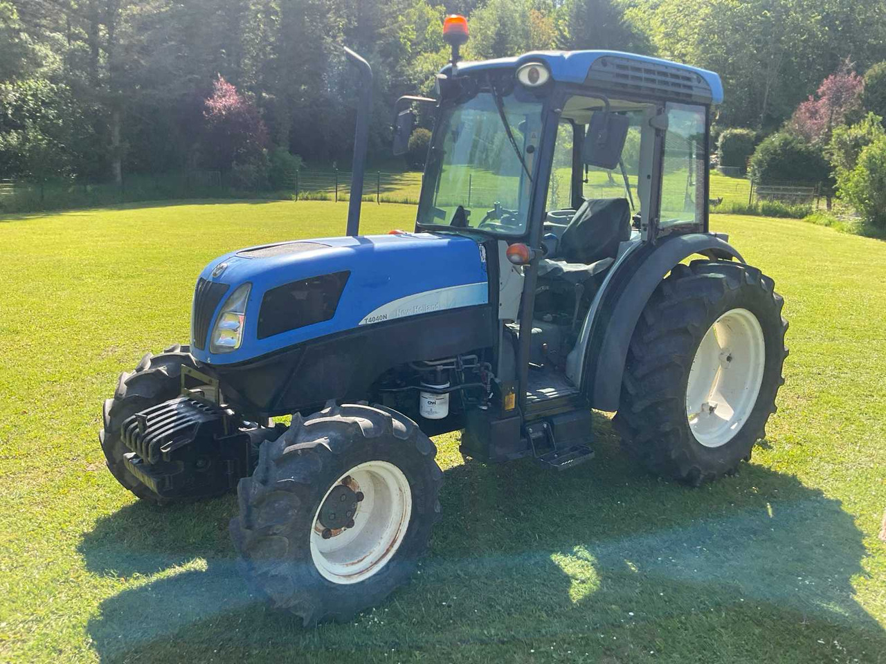New Holland T4040N - Máy cày: hình 1 New Holland T4040N - Máy cày: hình 1
