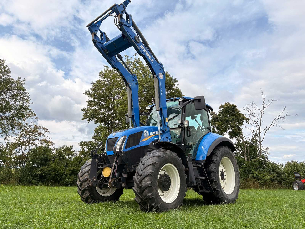 New Holland T5.105 EC - Máy cày: hình 1 New Holland T5.105 EC - Máy cày: hình 1