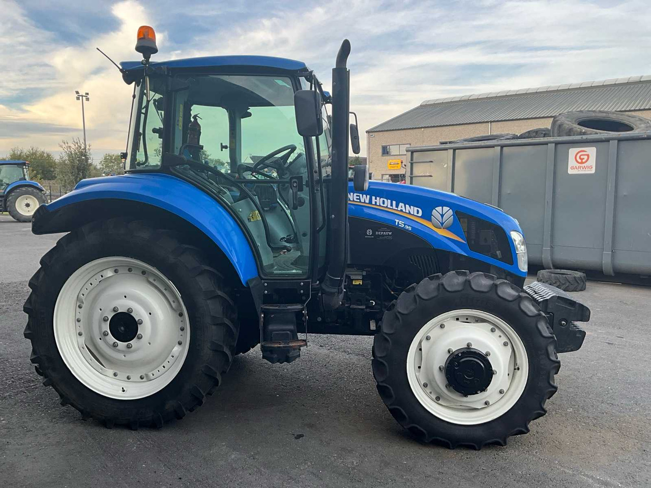 New Holland T5.95 - Máy cày: hình 4 New Holland T5.95 - Máy cày: hình 4
