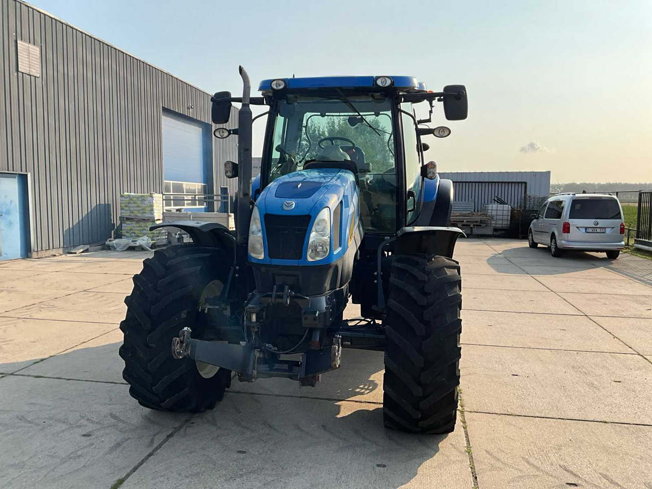 New Holland T6070 - Máy cày: hình 2 New Holland T6070 - Máy cày: hình 2
