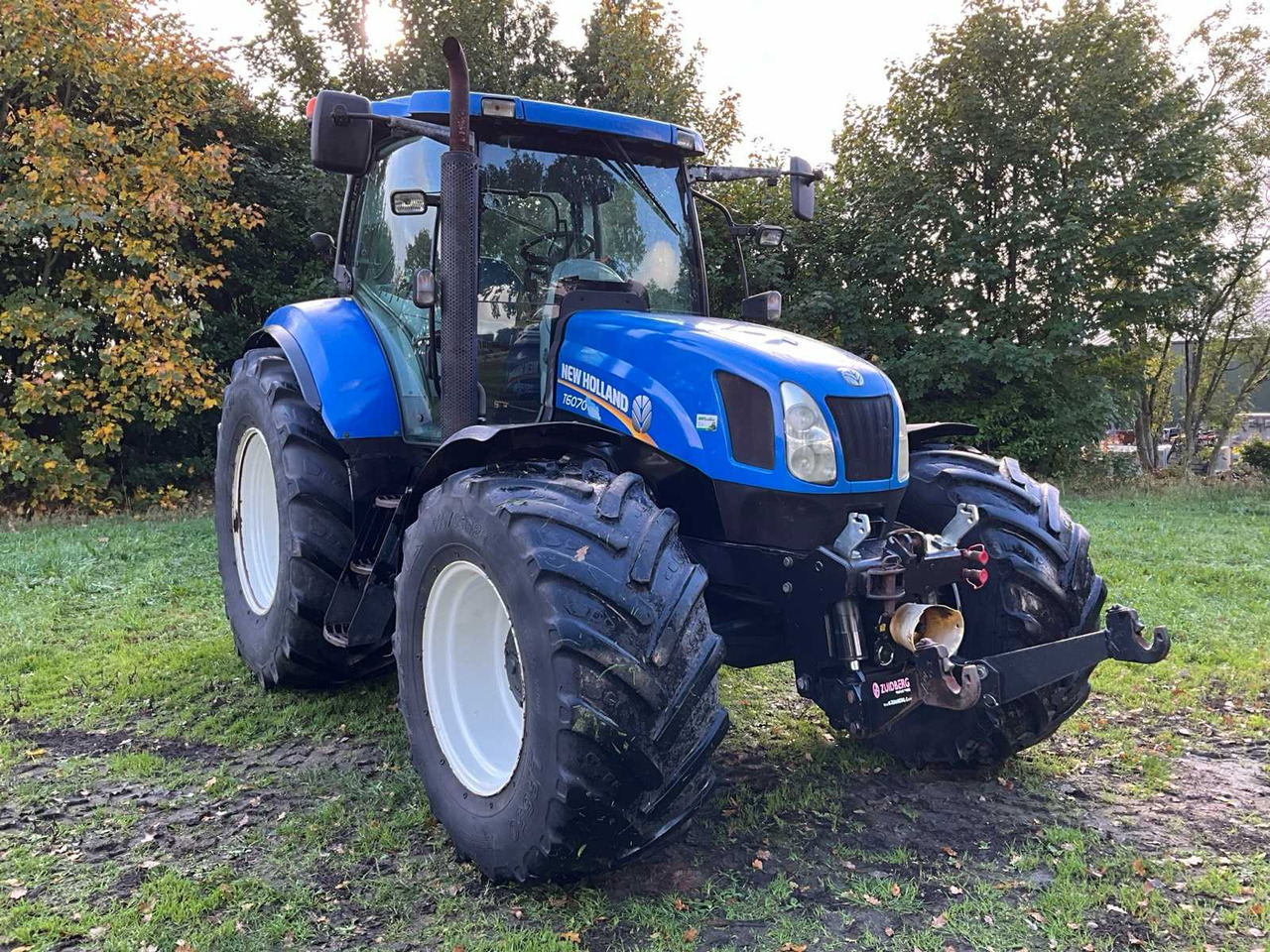 New Holland T6070 - Máy cày: hình 4 New Holland T6070 - Máy cày: hình 4