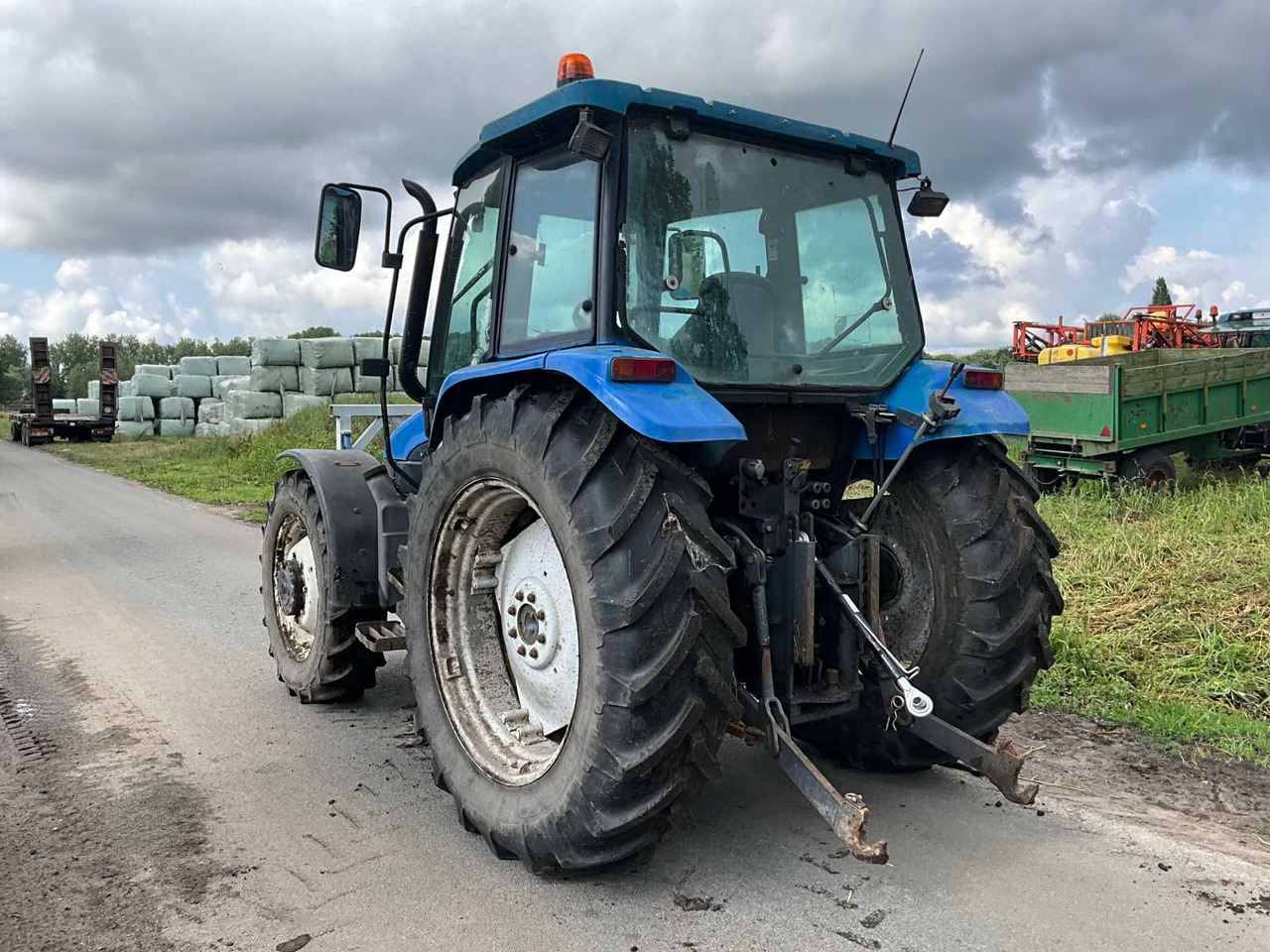New Holland TL90 - Máy cày: hình 3 New Holland TL90 - Máy cày: hình 3