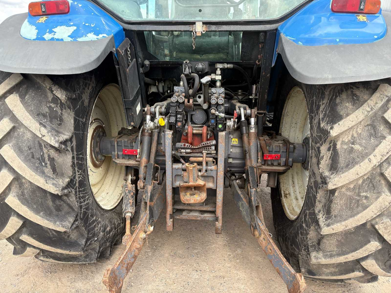 New Holland TM115 mit Frontlader - Máy cày: hình 5 New Holland TM115 mit Frontlader - Máy cày: hình 5