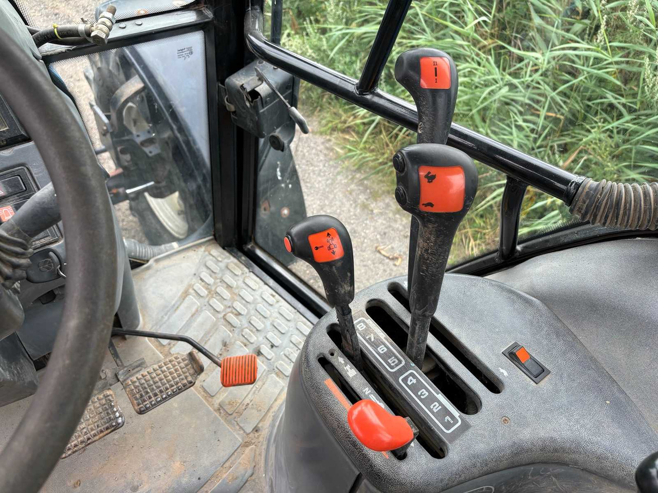 Máy cày New Holland ts90: hình 11