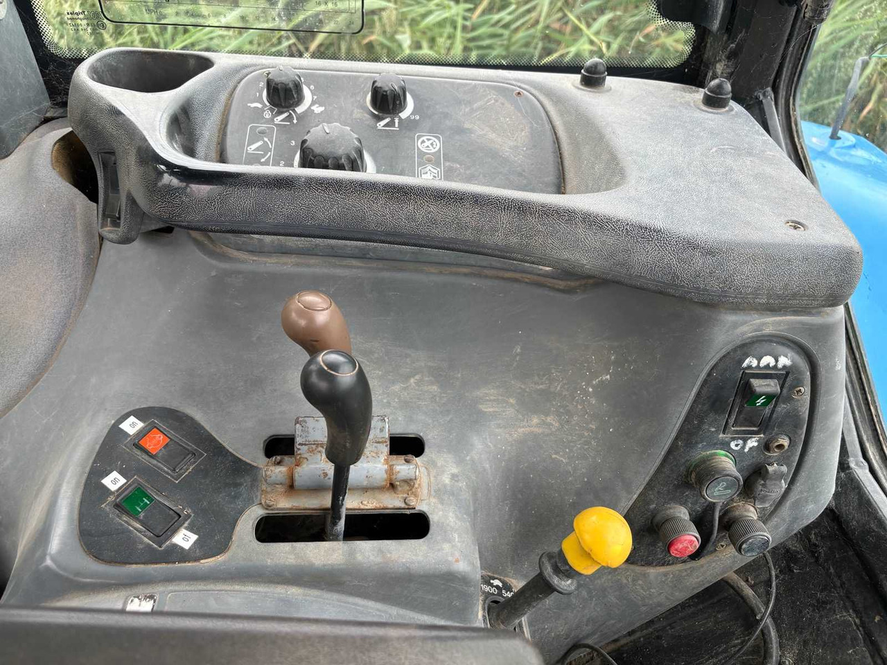 Máy cày New Holland ts90: hình 12