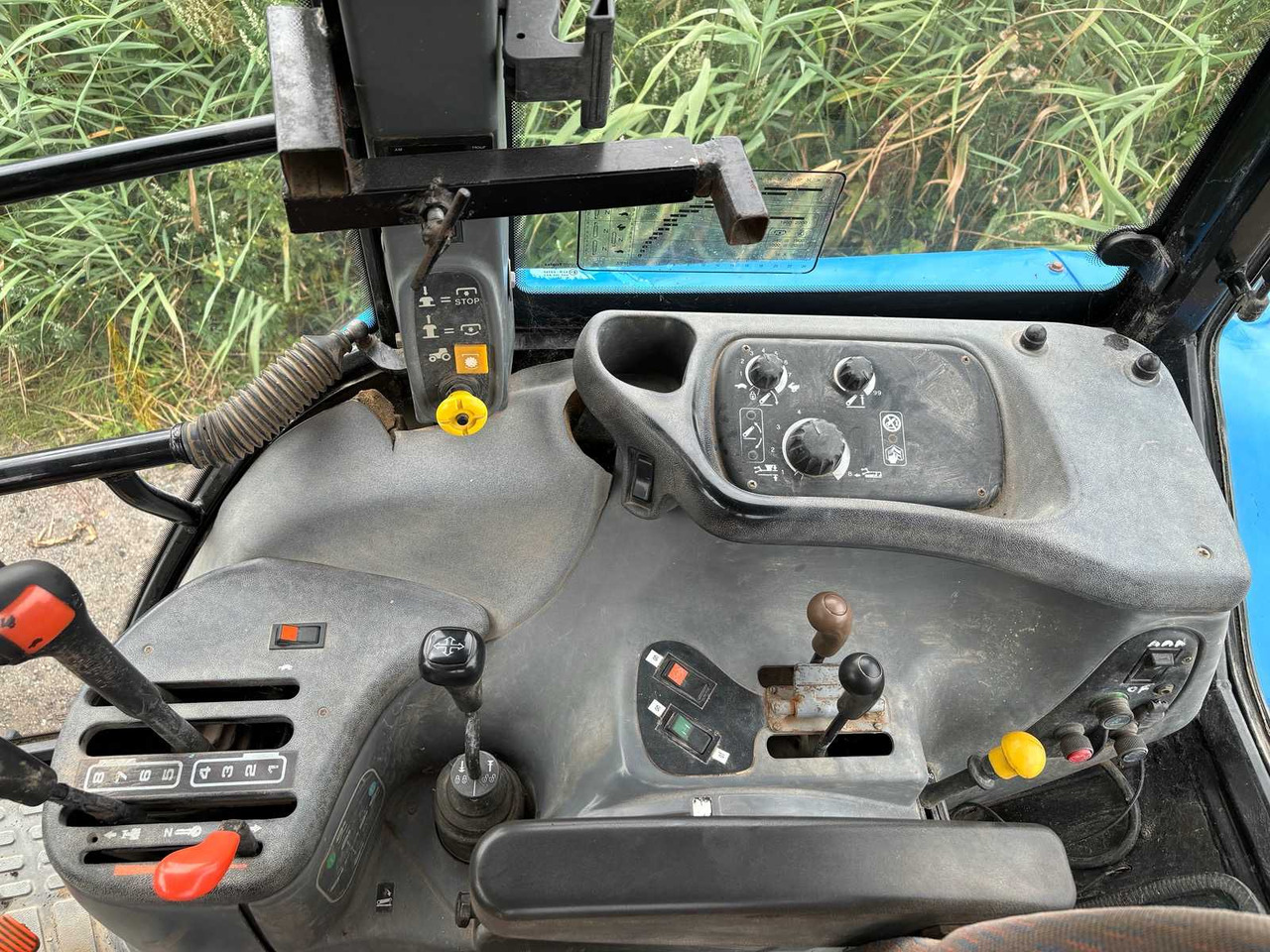 Máy cày New Holland ts90: hình 15