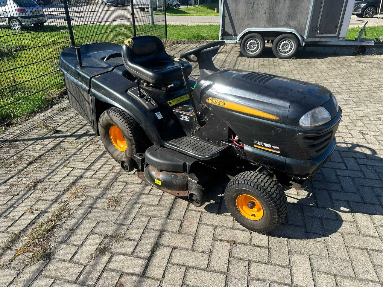 Partner turbo - Máy cắt cỏ vườn: hình 2 Partner turbo - Máy cắt cỏ vườn: hình 2