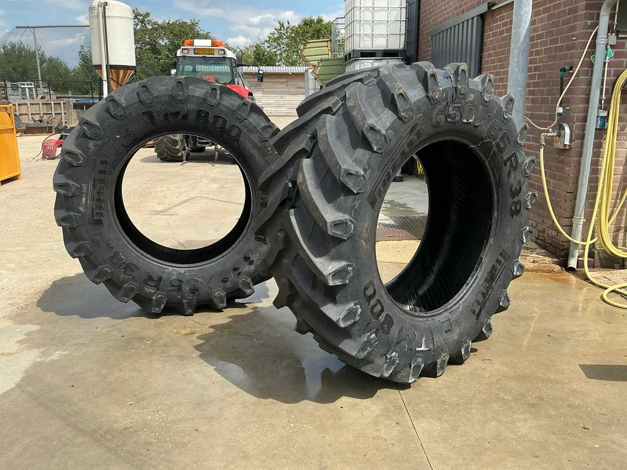 Pirelli TM800 - Lốp và vành cho Máy cày: hình 1 Pirelli TM800 - Lốp và vành cho Máy cày: hình 1