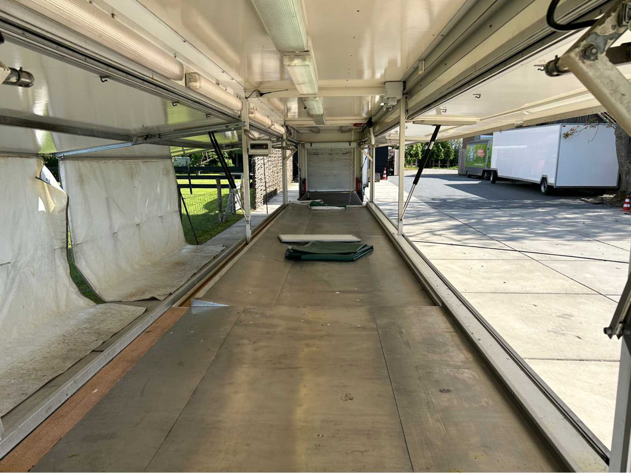 2000 VAN BERNE DZB6000 SALES TRUCK TRAILER - Rơ moóc: hình 5 2000 VAN BERNE DZB6000 SALES TRUCK TRAILER - Rơ moóc: hình 5