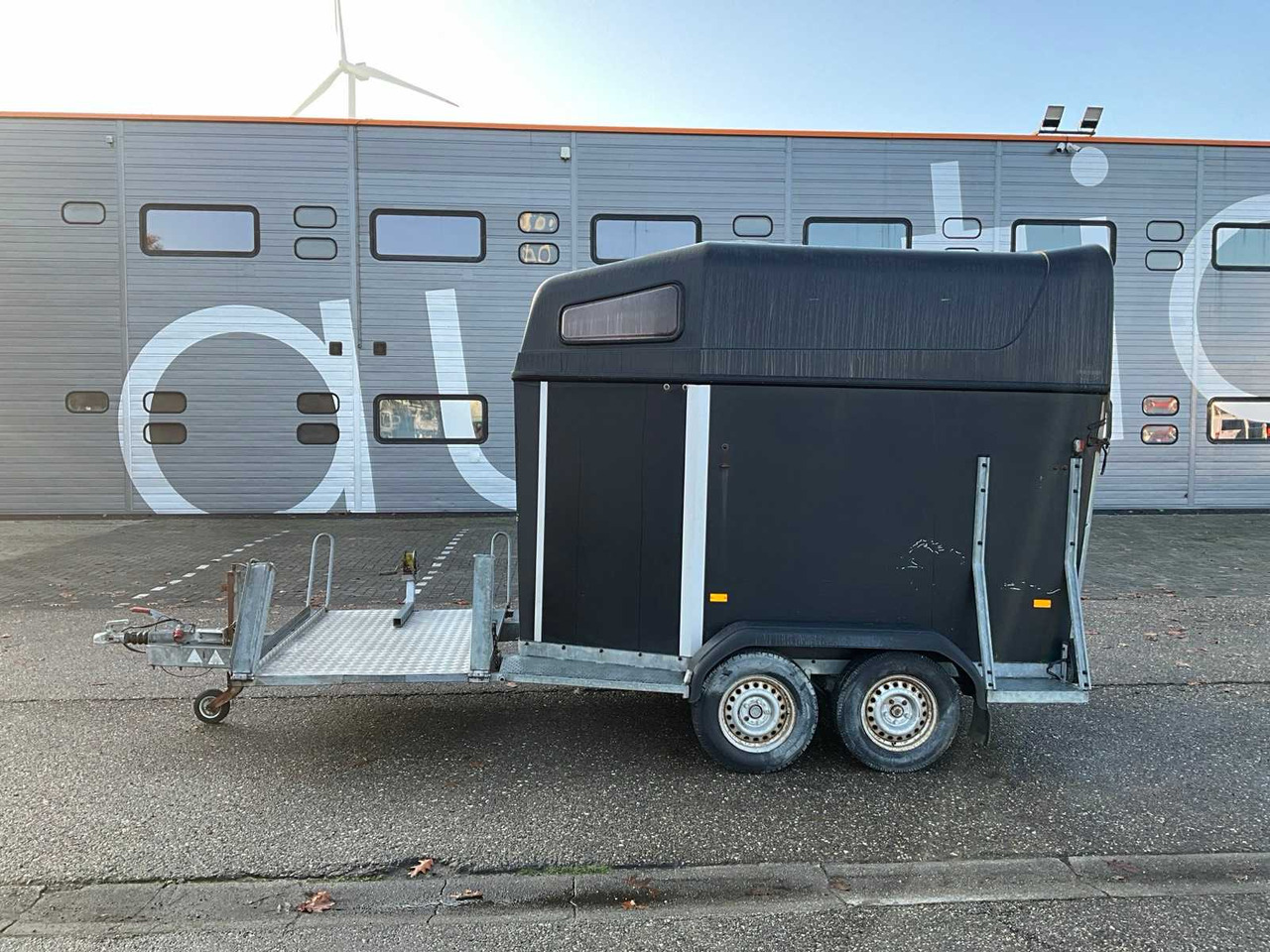 2006 HOTRARIJS PT-2600SS HORSE TRAILER WT-HN-61 - Rơ moóc: hình 2 2006 HOTRARIJS PT-2600SS HORSE TRAILER WT-HN-61 - Rơ moóc: hình 2