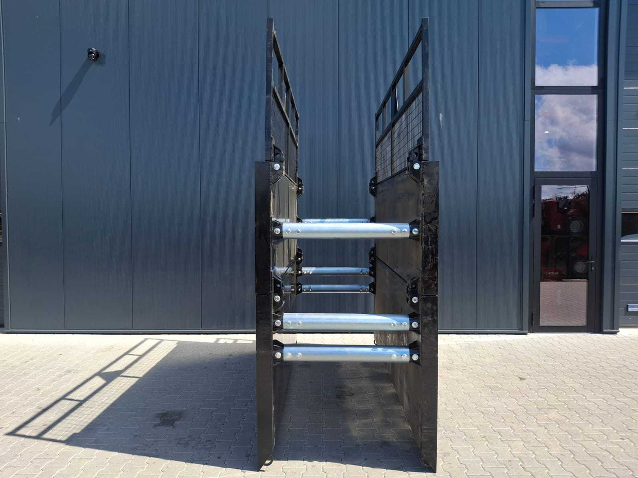 Rhino-Cross Trench Shield 300x220x50cm - Trang thiết bị xây dựng: hình 2 Rhino-Cross Trench Shield 300x220x50cm - Trang thiết bị xây dựng: hình 2