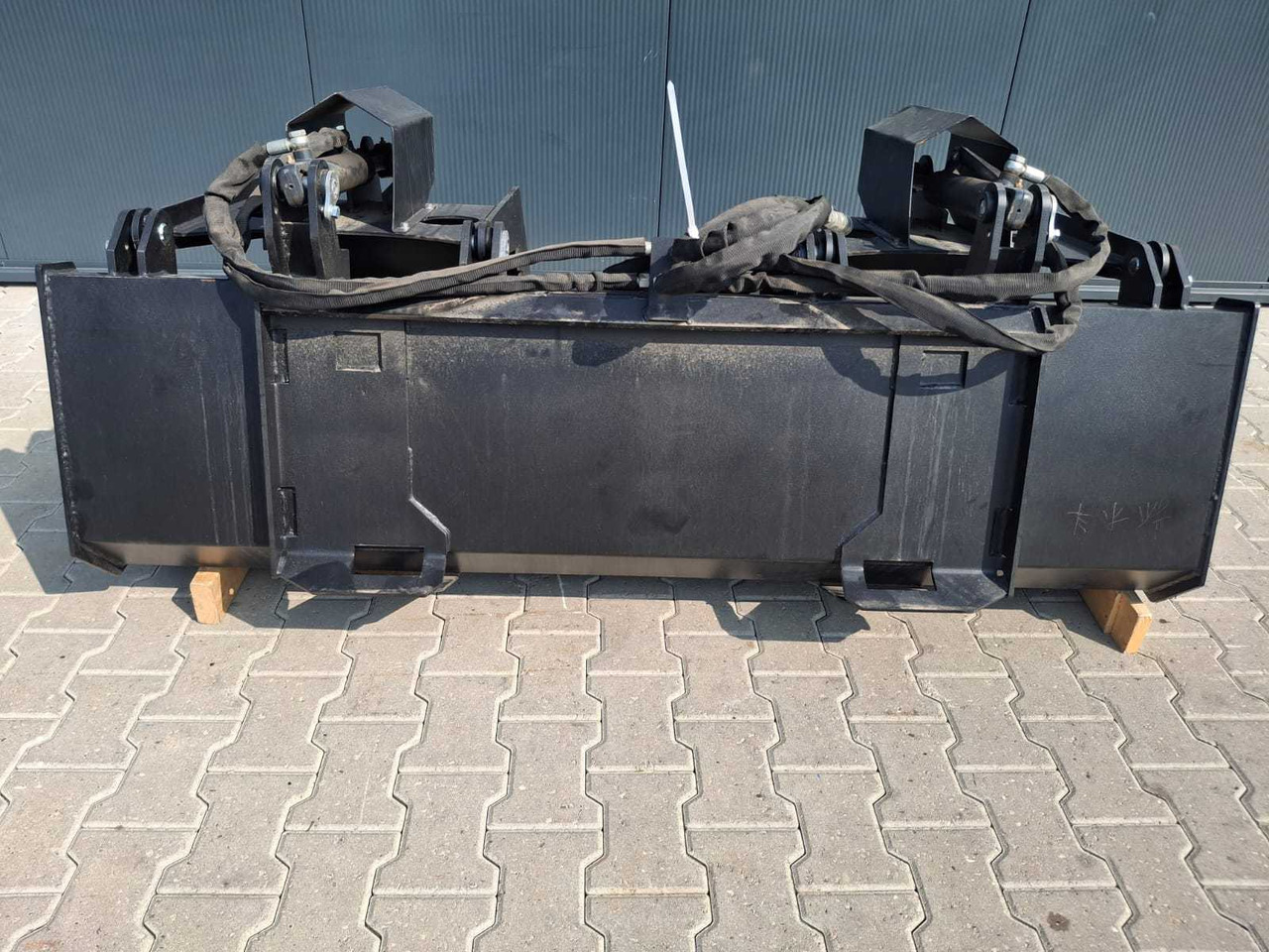 Rhino-cross 72 inch grapple Bucket - Thiết bị xới đất: hình 4 Rhino-cross 72 inch grapple Bucket - Thiết bị xới đất: hình 4