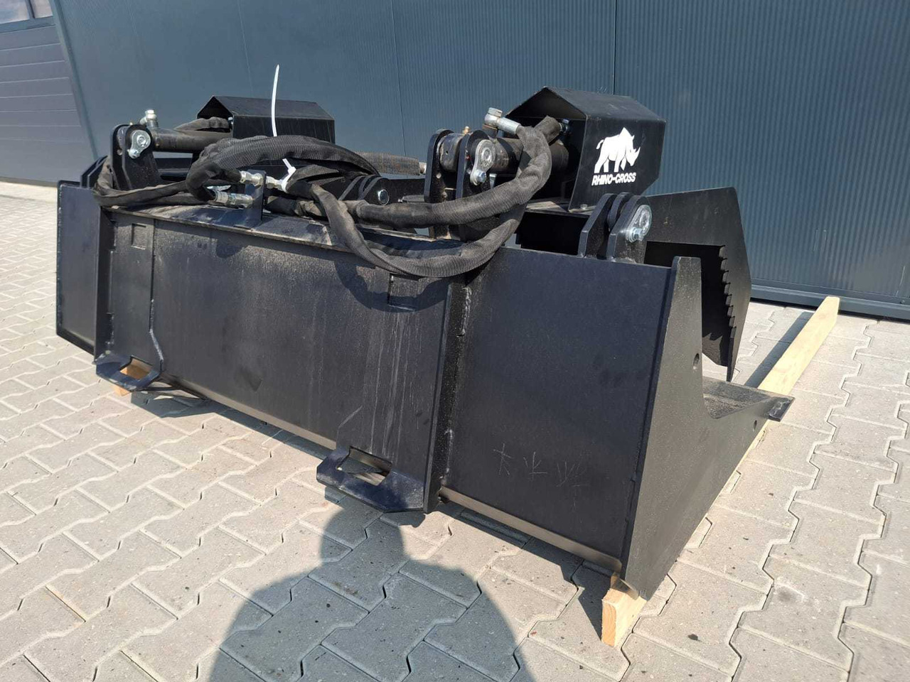 Rhino-cross 72 inch grapple Bucket - Thiết bị xới đất: hình 2 Rhino-cross 72 inch grapple Bucket - Thiết bị xới đất: hình 2
