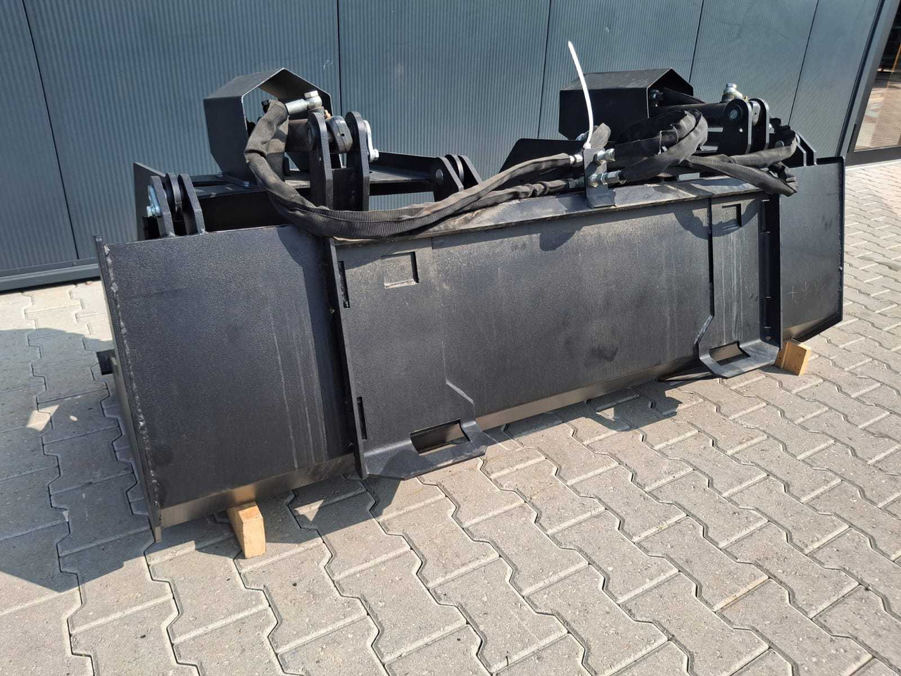 Rhino-cross 72 inch grapple Bucket - Thiết bị xới đất: hình 3 Rhino-cross 72 inch grapple Bucket - Thiết bị xới đất: hình 3