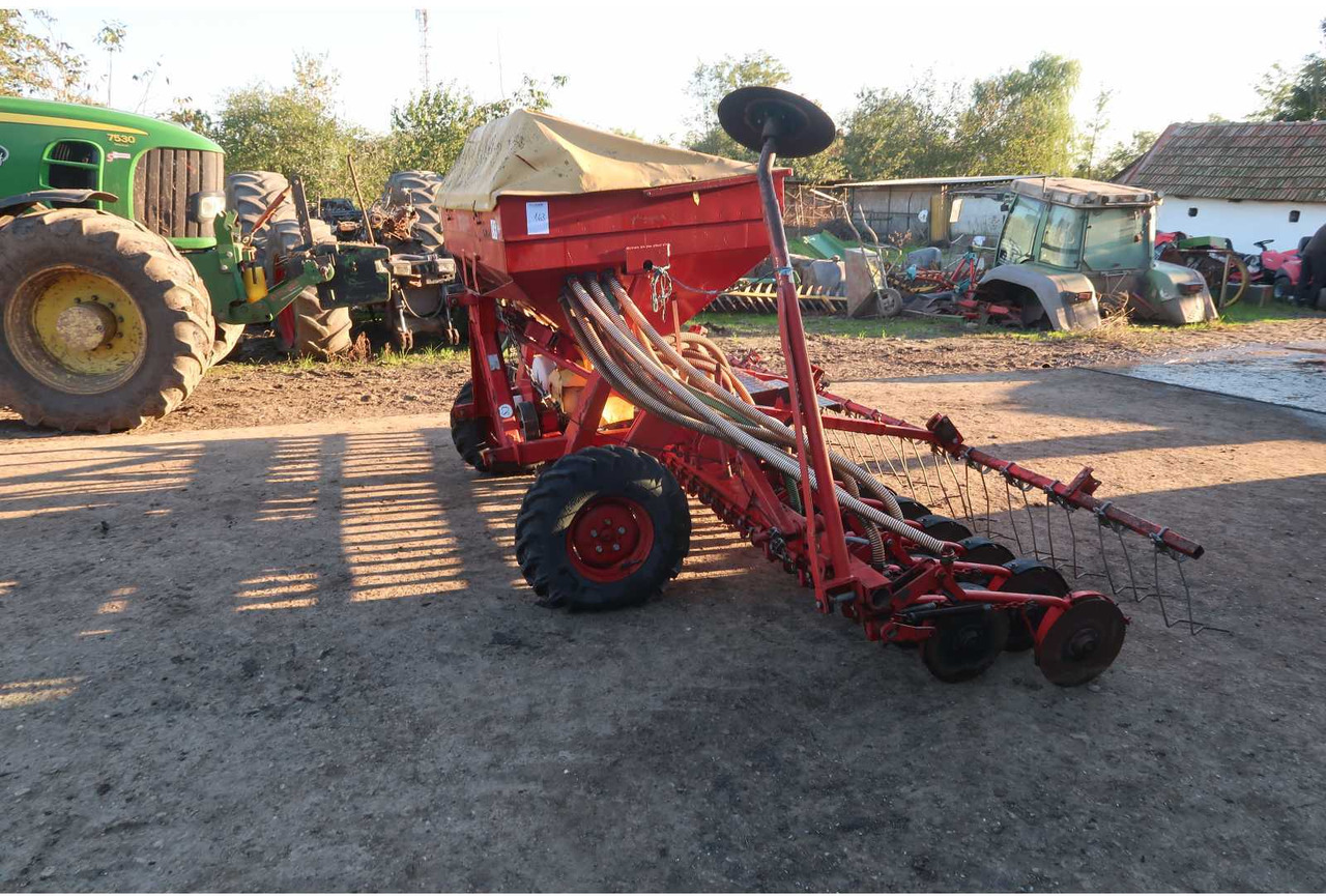 SPU 32 SPU 32 - Seeder - 2006 - 02B-DNL (163) - Máy gieo hạt chính xác: hình 3 SPU 32 SPU 32 - Seeder - 2006 - 02B-DNL (163) - Máy gieo hạt chính xác: hình 3