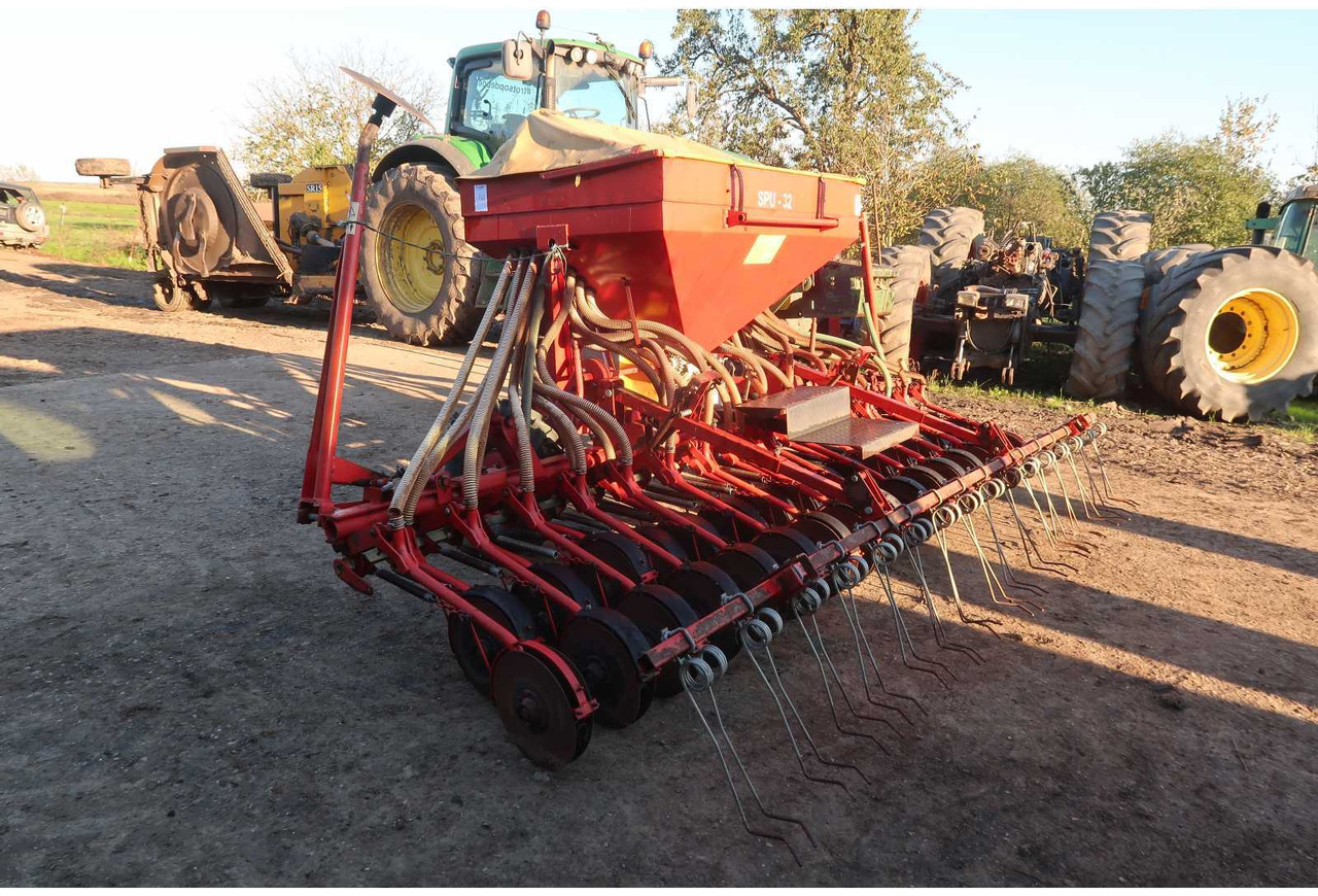SPU 32 SPU 32 - Seeder - 2006 - 02B-DNL (163) - Máy gieo hạt chính xác: hình 2 SPU 32 SPU 32 - Seeder - 2006 - 02B-DNL (163) - Máy gieo hạt chính xác: hình 2