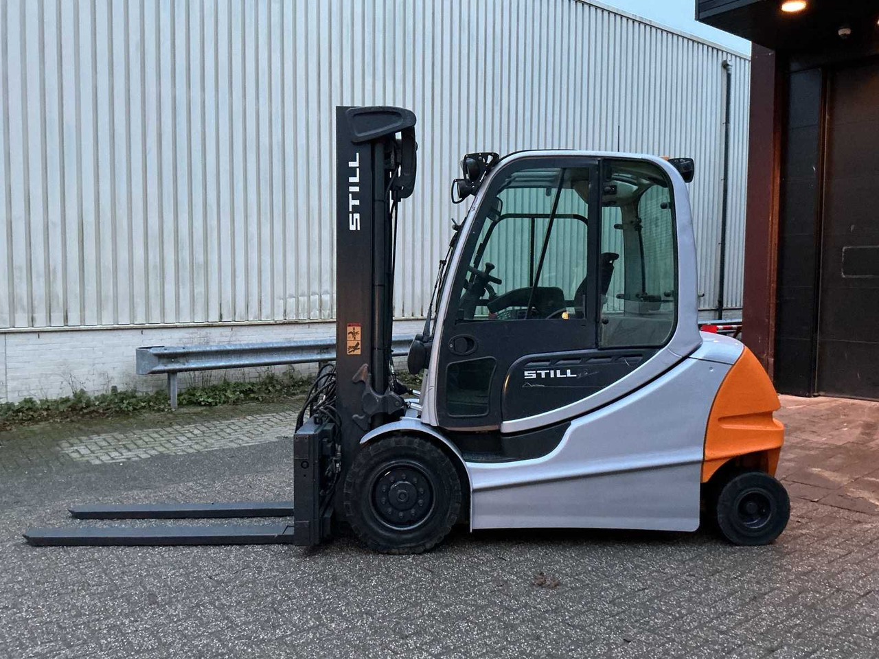 STILL - RX60-40 - FORKLIFT TRUCKS - 2009 - Xe nâng: hình 2 STILL - RX60-40 - FORKLIFT TRUCKS - 2009 - Xe nâng: hình 2