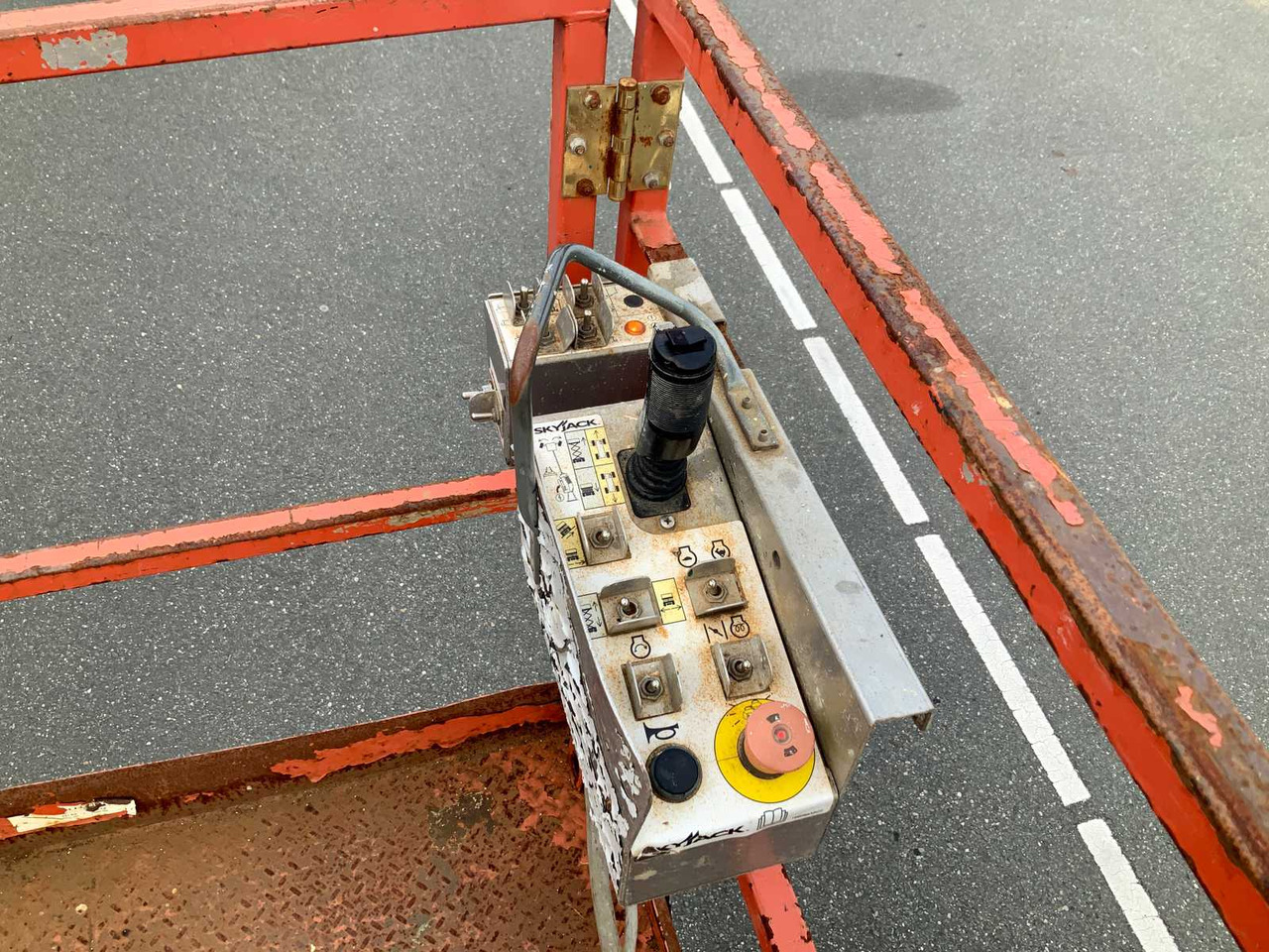 Nền bục trên không Skyjack 2016 SKYJACK SJ6826RT ROUGH TERRAIN AERIAL PLATFORM 4X4: hình 19 Nền bục trên không Skyjack 2016 SKYJACK SJ6826RT ROUGH TERRAIN AERIAL PLATFORM 4X4: hình 19