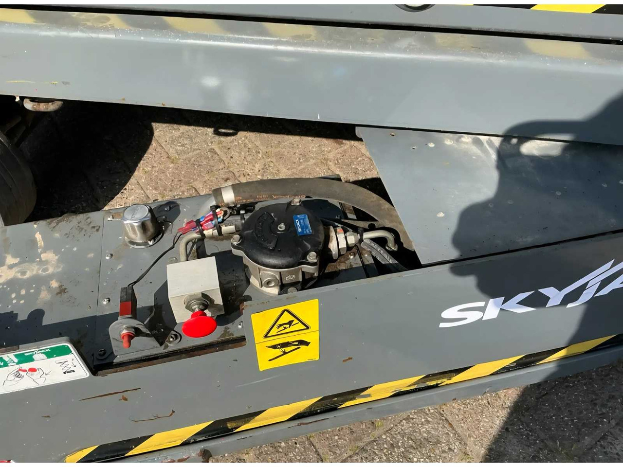 Skyjack - Nền bục trên không: hình 4 Skyjack - Nền bục trên không: hình 4