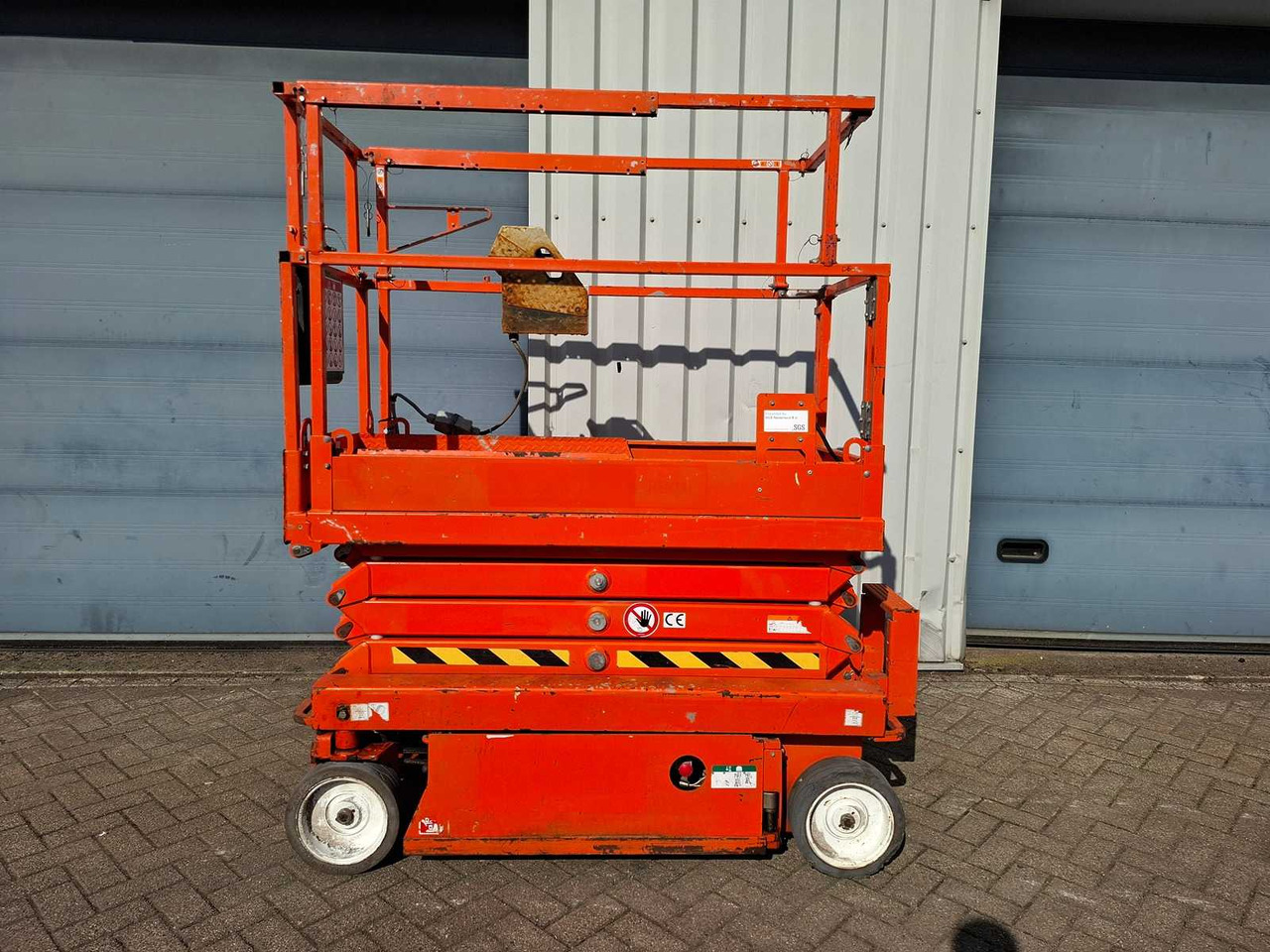 Skyjack SJ 3219 - Nền bục trên không: hình 3 Skyjack SJ 3219 - Nền bục trên không: hình 3