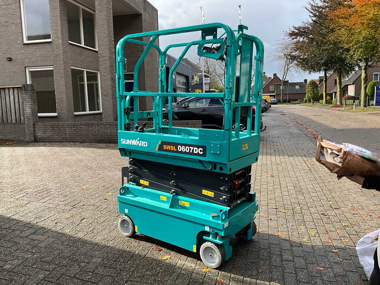 Sunward SUNWARD SWSL 0607 DC SCISSOR LIFT - Nền bục trên không: hình 2 Sunward SUNWARD SWSL 0607 DC SCISSOR LIFT - Nền bục trên không: hình 2