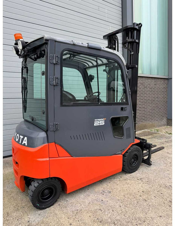 TOYOTA - 2013 - 8-FBMT-25 - FORK POSITIONER, SIDE-SHIFT - FORKLIFT - Xe nâng: hình 4 TOYOTA - 2013 - 8-FBMT-25 - FORK POSITIONER, SIDE-SHIFT - FORKLIFT - Xe nâng: hình 4