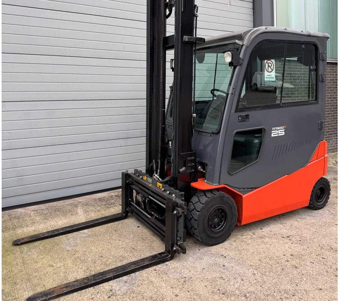 TOYOTA - 2013 - 8-FBMT-25 - FORK POSITIONER, SIDE-SHIFT - FORKLIFT - Xe nâng: hình 1 TOYOTA - 2013 - 8-FBMT-25 - FORK POSITIONER, SIDE-SHIFT - FORKLIFT - Xe nâng: hình 1