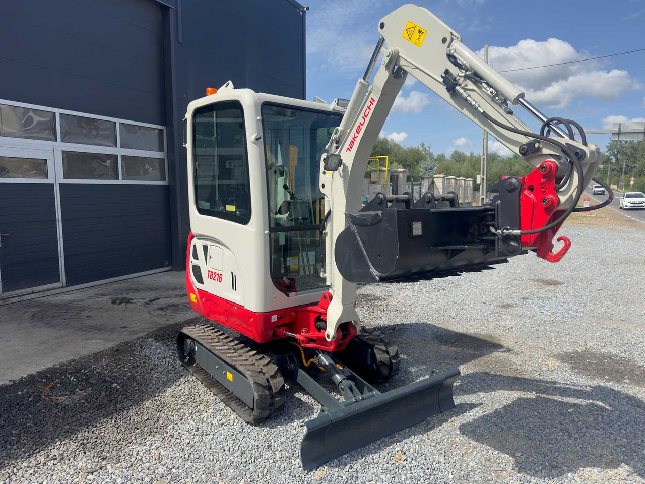 Takeuchi TB 216 - Máy xúc mini: hình 4 Takeuchi TB 216 - Máy xúc mini: hình 4