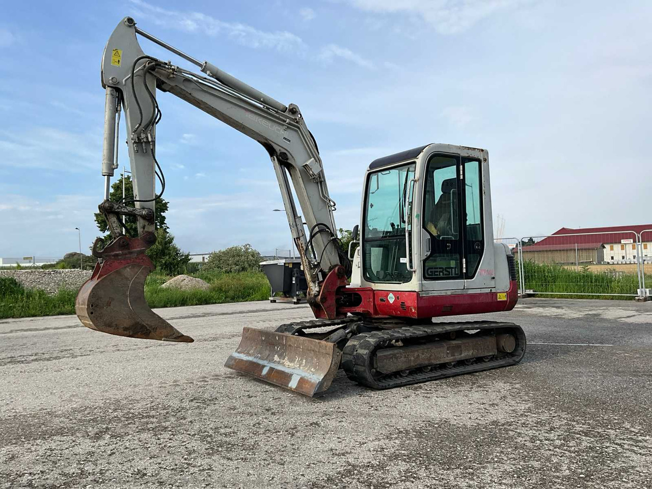 Takeuchi TB145 - Máy xúc bánh xích: hình 1 Takeuchi TB145 - Máy xúc bánh xích: hình 1