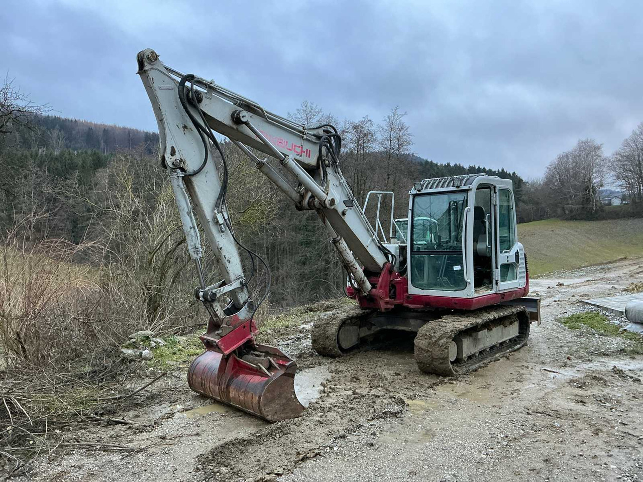Takeuchi TB175 - Máy xúc bánh xích: hình 1 Takeuchi TB175 - Máy xúc bánh xích: hình 1