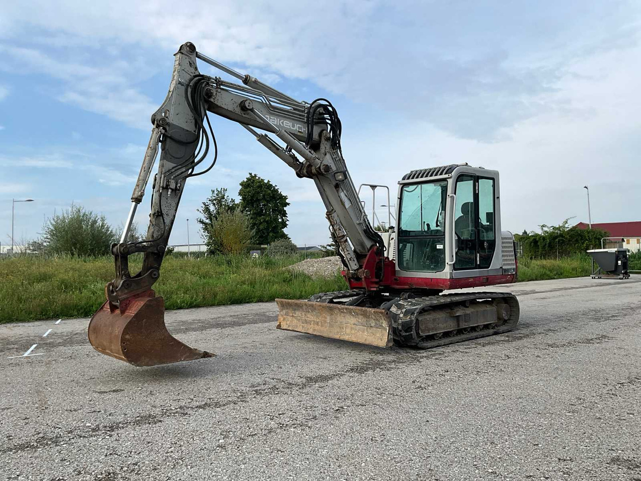 Takeuchi TB175 - Máy xúc bánh xích: hình 1 Takeuchi TB175 - Máy xúc bánh xích: hình 1