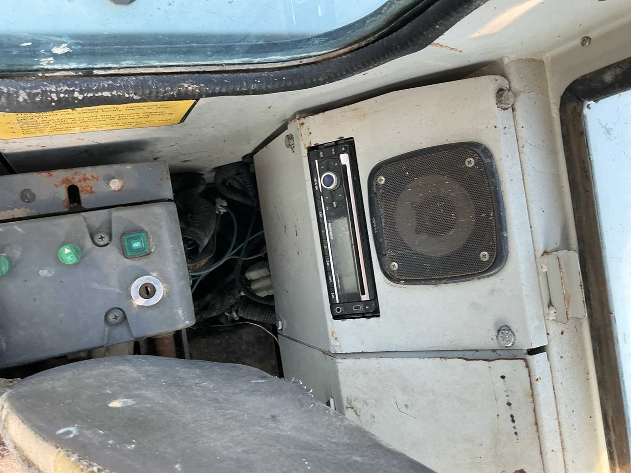 Máy xúc bánh xích Takeuchi TB175: hình 14