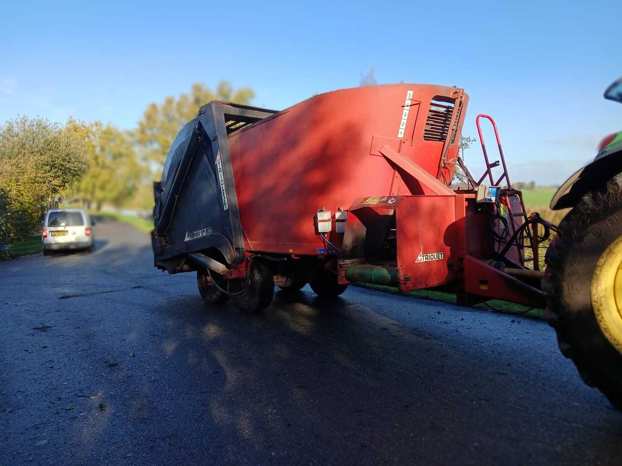 Trioliet TM-2-S-1600 - Xe trộn thức ăn gia súc: hình 2 Trioliet TM-2-S-1600 - Xe trộn thức ăn gia súc: hình 2